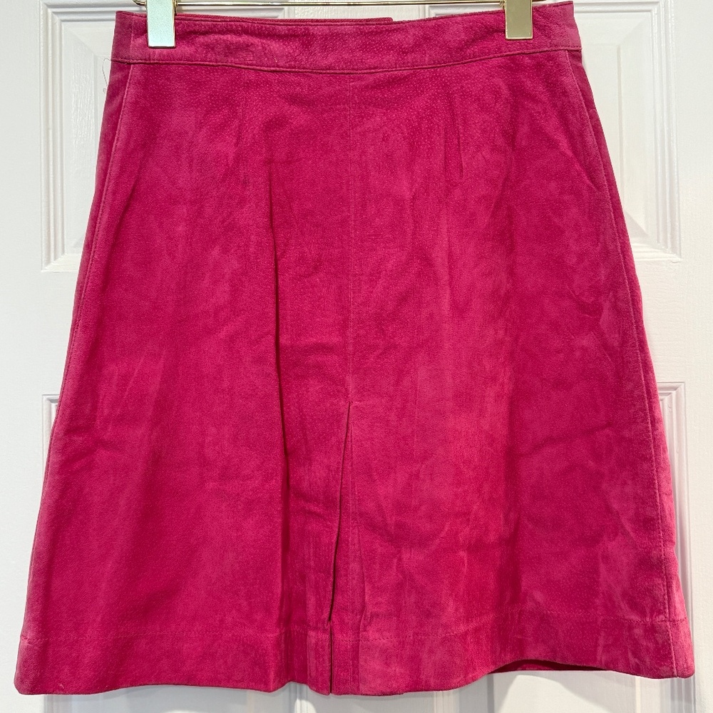 🍂 Lilly Pulitzer Suede Skirt – Size 2 – Magenta Pink Perfection for FALL!